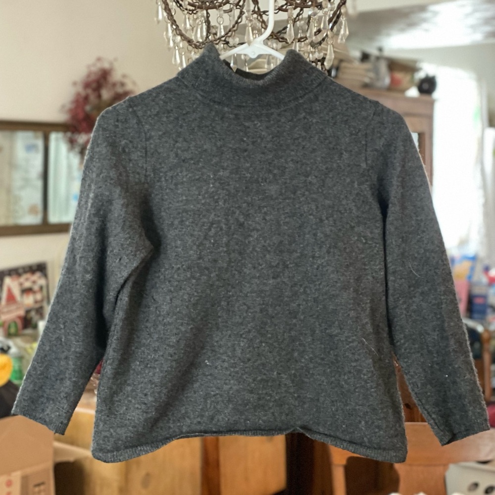 100% CASHMERE gray sweater